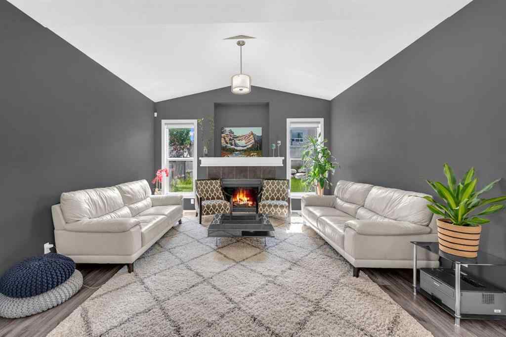 MLS® A2248446 - 342 Hillcrest Circle SW in Hillcrest Airdrie, Residential
