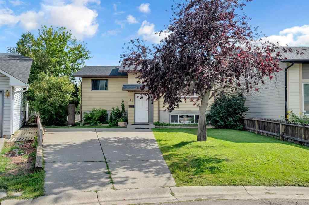 MLS® A2248456 - 32 Fallingworth Place  in Falconridge Calgary, Residential