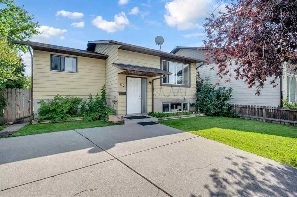 MLS® A2248456 - 32 Fallingworth Place  in Falconridge Calgary, Residential