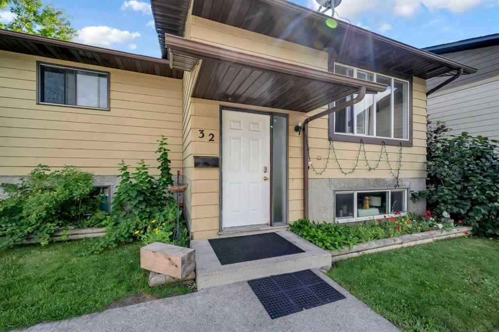 MLS® A2248456 - 32 Fallingworth Place  in Falconridge Calgary, Residential