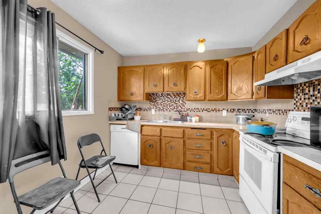 MLS® A2248456 - 32 Fallingworth Place  in Falconridge Calgary, Residential