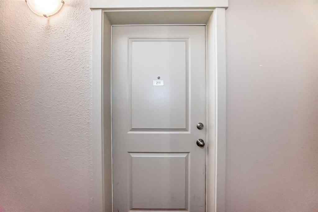MLS® A2248462 - Unit #211 3950 46 Avenue NW in Varsity Calgary, Residential