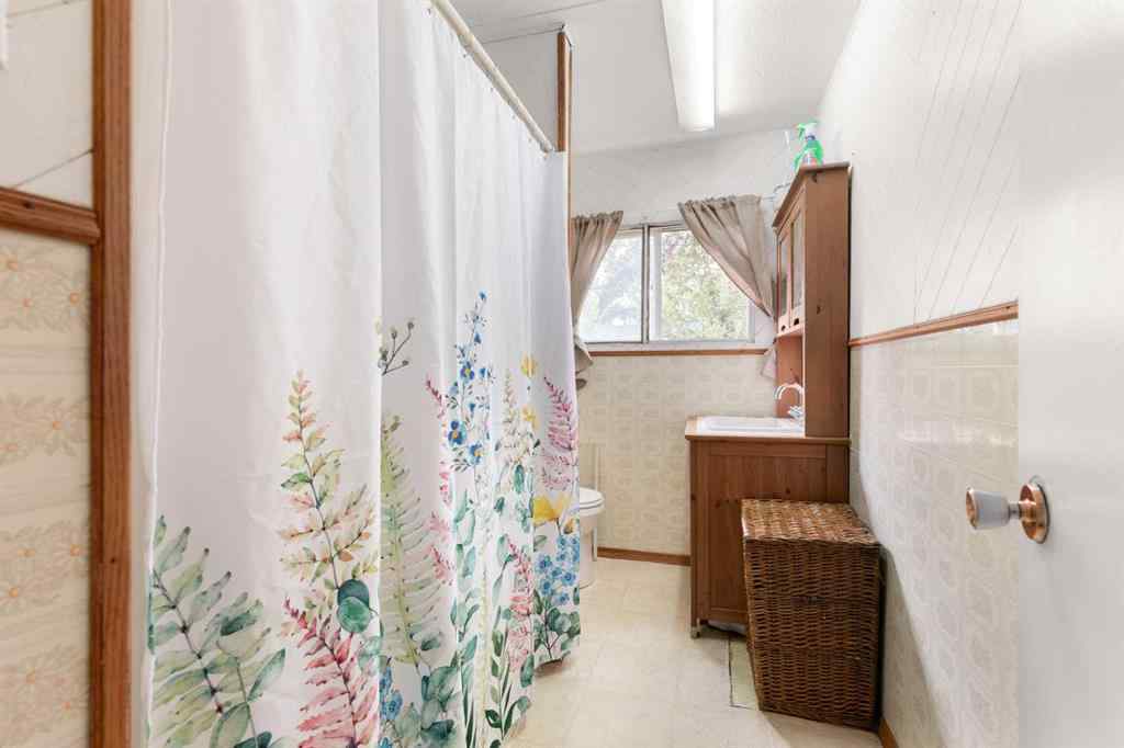 MLS® A2248465 - 111 2 Street  in Central Brooks, Residential