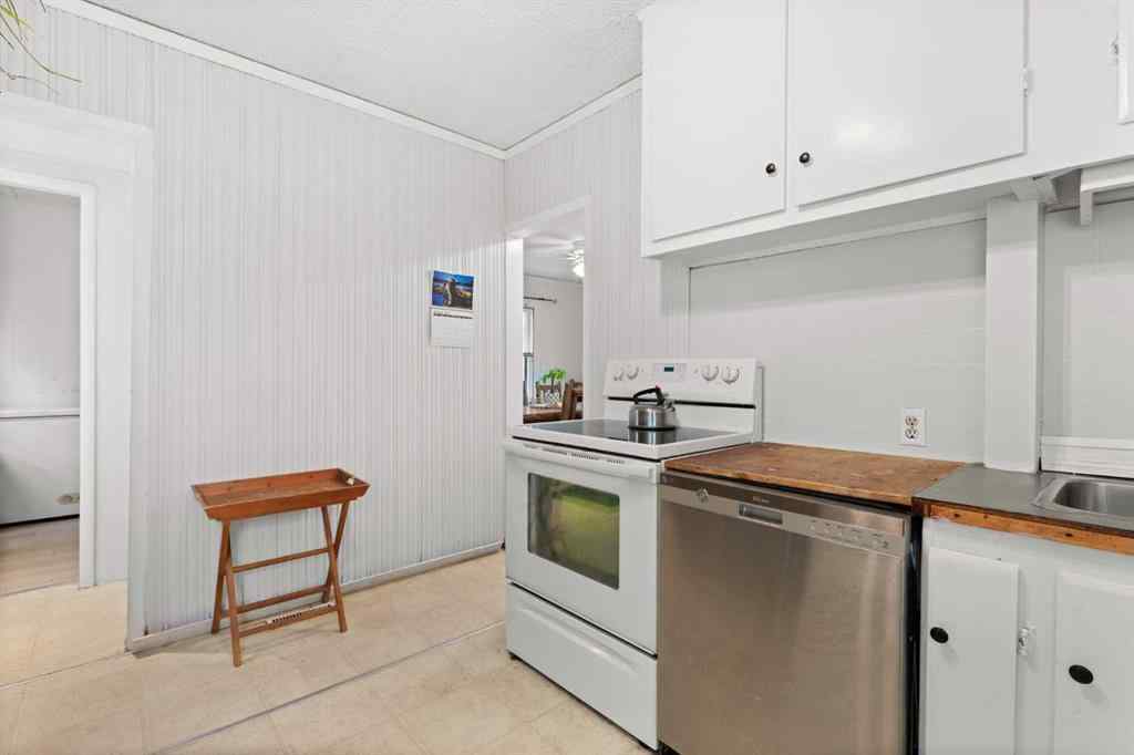 MLS® A2248465 - 111 2 Street  in Central Brooks, Residential
