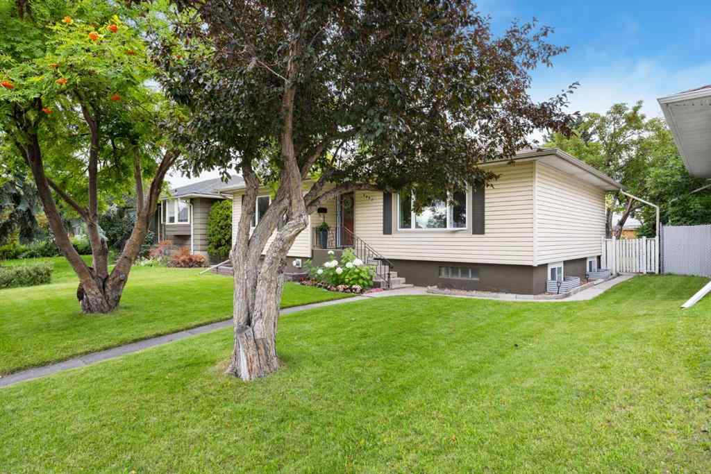 MLS® A2248487 - 2452 Capitol Hill Crescent NW in Banff Trail Calgary, Residential