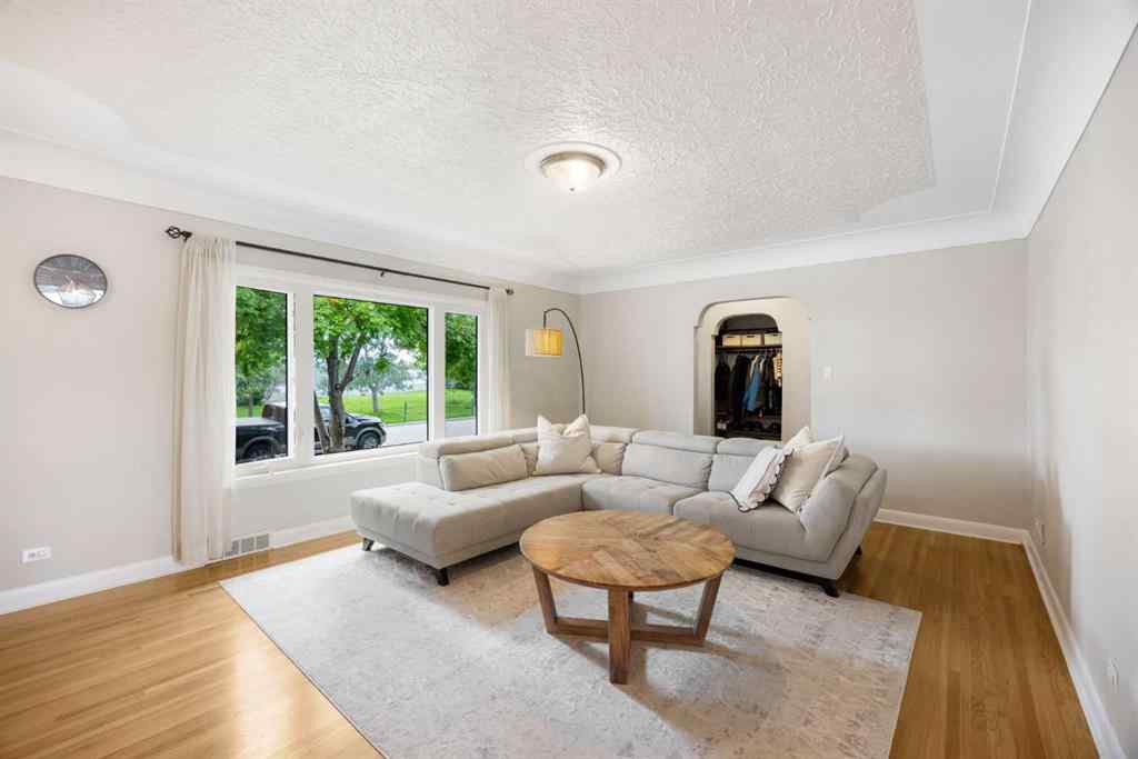 MLS® A2248487 - 2452 Capitol Hill Crescent NW in Banff Trail Calgary, Residential
