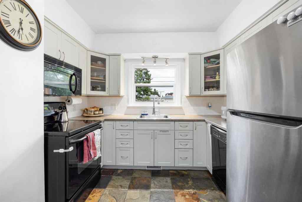 MLS® A2248487 - 2452 Capitol Hill Crescent NW in Banff Trail Calgary, Residential