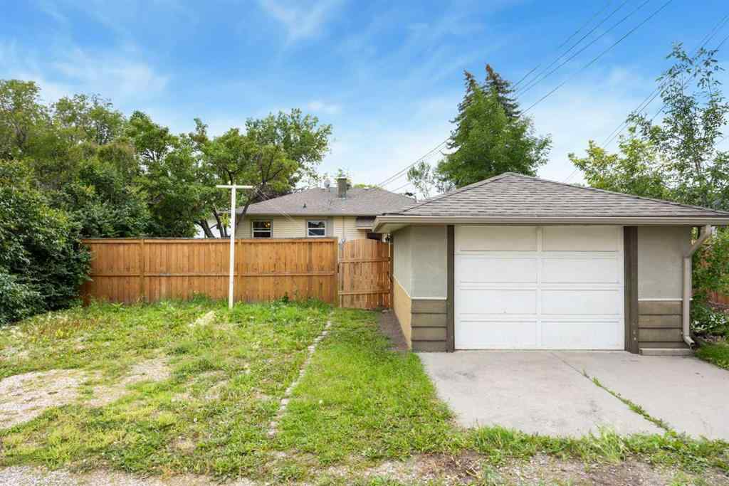 MLS® A2248487 - 2452 Capitol Hill Crescent NW in Banff Trail Calgary, Residential