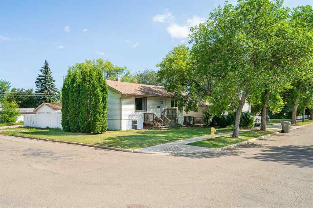MLS® A2248496 - 5220 46 Street  in West Lloydminster Lloydminster, Residential