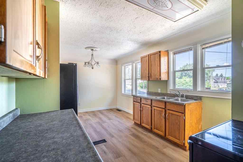 MLS® A2248496 - 5220 46 Street  in West Lloydminster Lloydminster, Residential