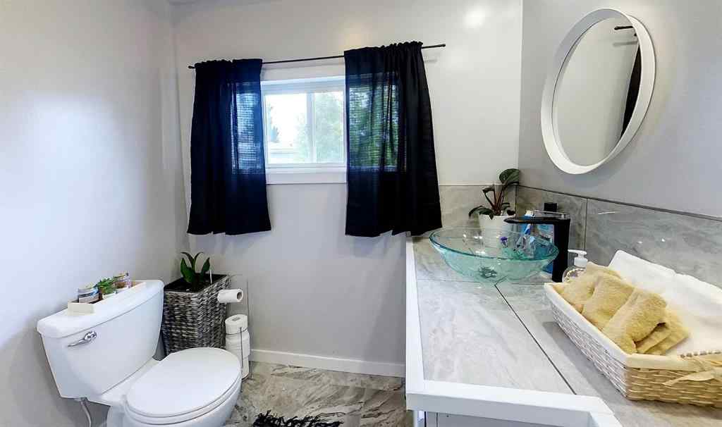 MLS® A2248499 - 5124 8 Avenue  in Edson Edson, Residential