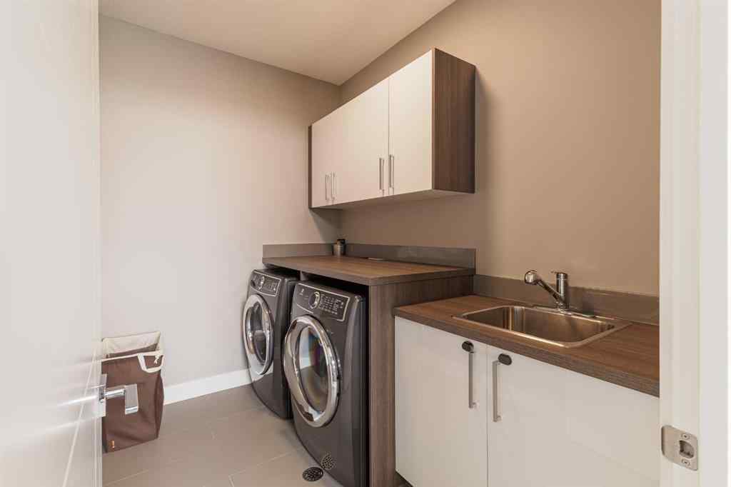 MLS® A2248503 - 2637 36 Street SW in Killarney/Glengarry Calgary, Residential