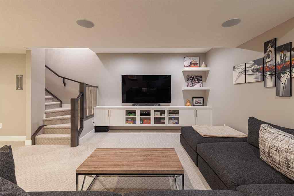 MLS® A2248503 - 2637 36 Street SW in Killarney/Glengarry Calgary, Residential