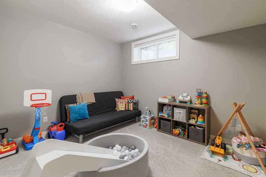 MLS® A2248503 - 2637 36 Street SW in Killarney/Glengarry Calgary, Residential