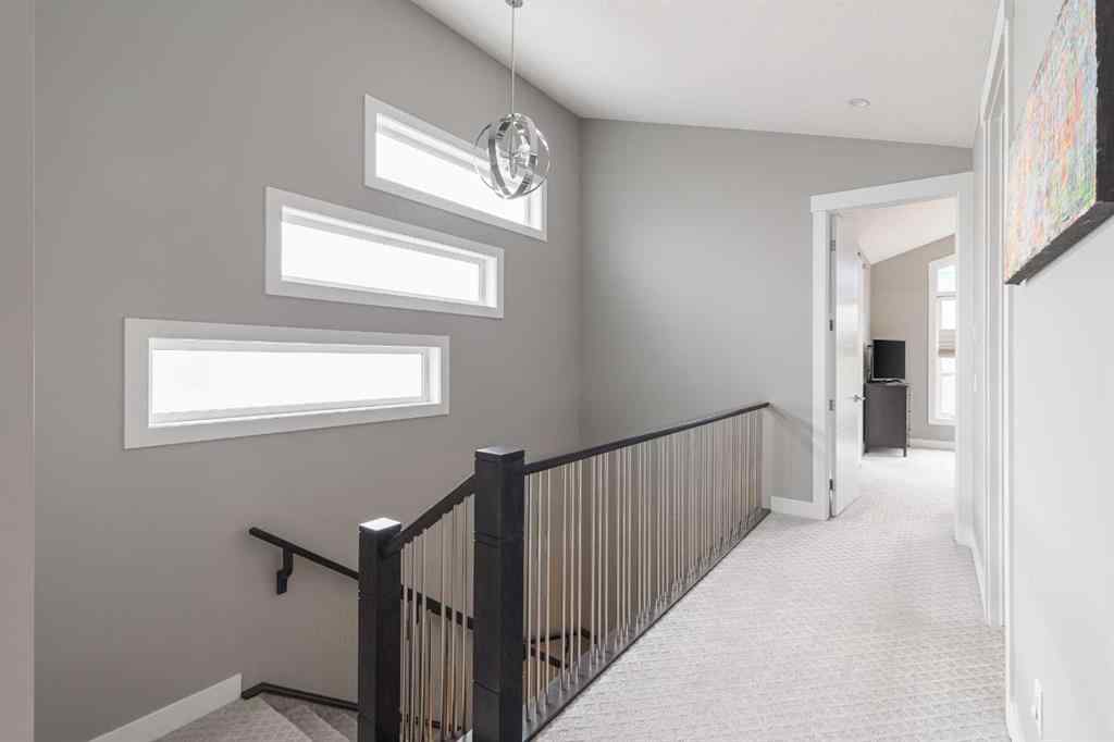 MLS® A2248503 - 2637 36 Street SW in Killarney/Glengarry Calgary, Residential