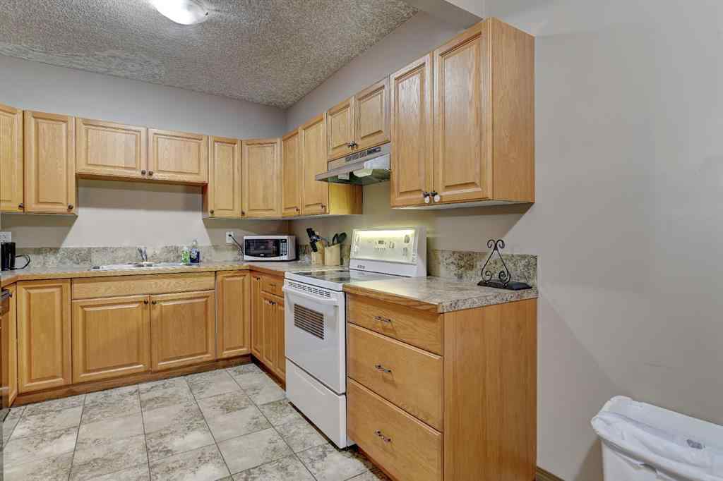 MLS® A2248509 - Unit #A & B 9273 94 Avenue  in Smith Grande Prairie, Residential