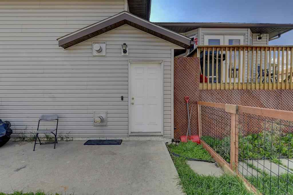 MLS® A2248509 - Unit #A & B 9273 94 Avenue  in Smith Grande Prairie, Residential