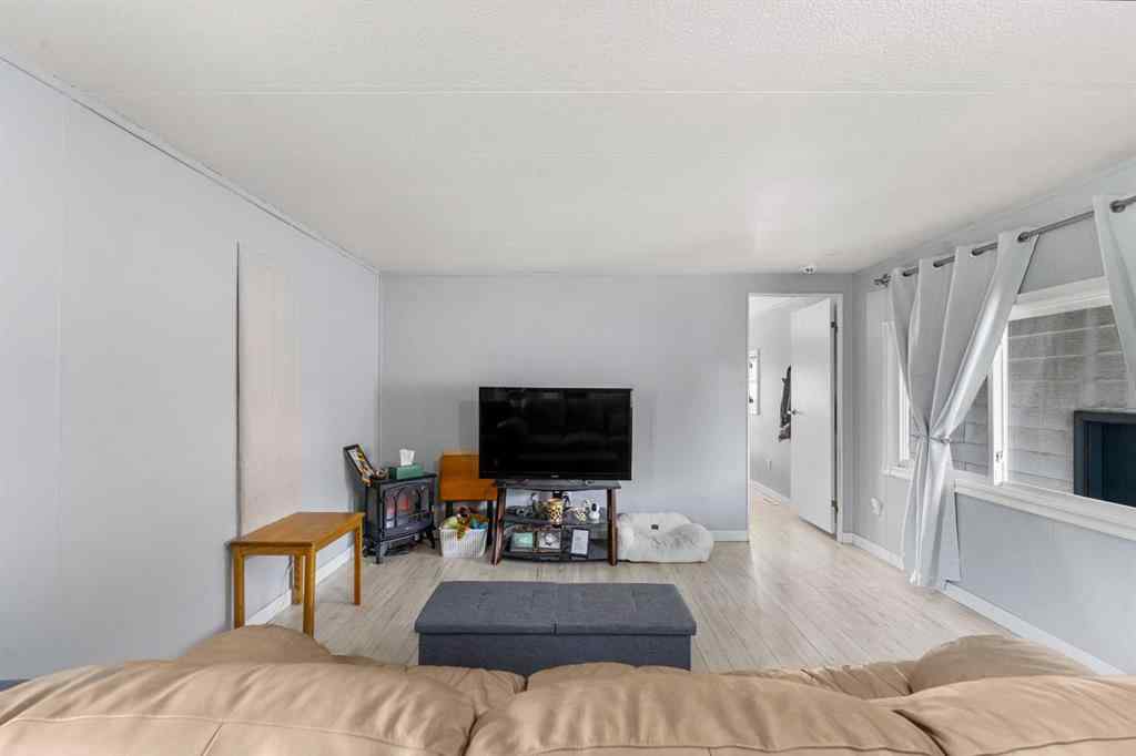 MLS® A2248510 - 826 Brentwood Crescent  in Brentwood_Strathmore Strathmore, Residential