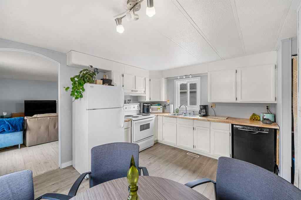 MLS® A2248510 - 826 Brentwood Crescent  in Brentwood_Strathmore Strathmore, Residential