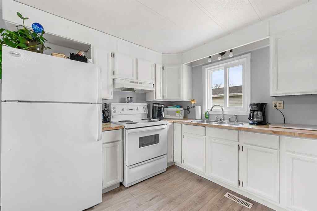 MLS® A2248510 - 826 Brentwood Crescent  in Brentwood_Strathmore Strathmore, Residential