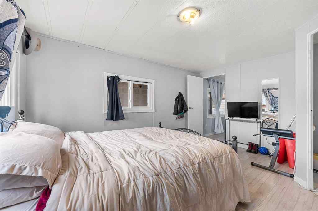 MLS® A2248510 - 826 Brentwood Crescent  in Brentwood_Strathmore Strathmore, Residential