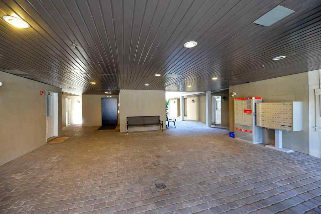 MLS® A2248512 - Unit #207 1108 15 Street SW in Sunalta Calgary, Residential