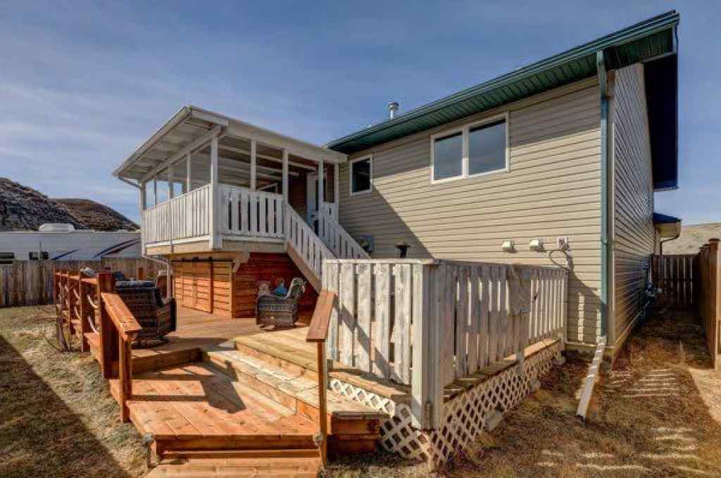 MLS® A2248523 - 1030 1 Street SW in Bankview Drumheller, Residential