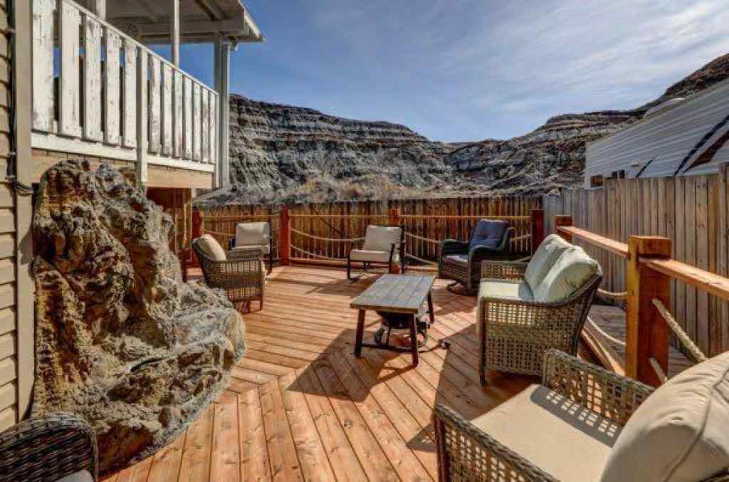 MLS® A2248523 - 1030 1 Street SW in Bankview Drumheller, Residential