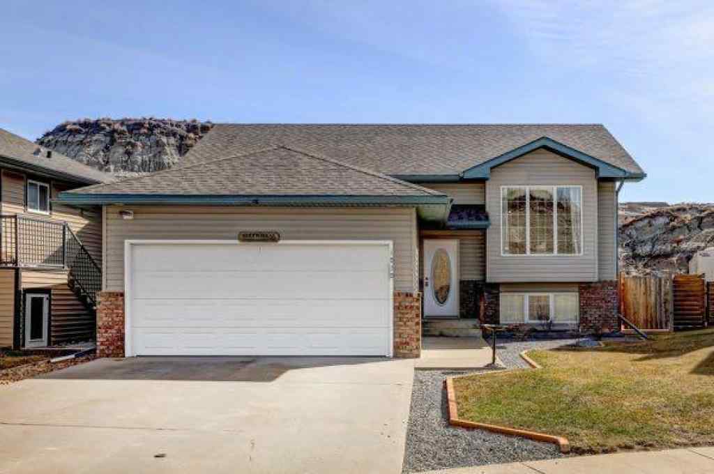 MLS® A2248523 - 1030 1 Street SW in Bankview Drumheller, Residential