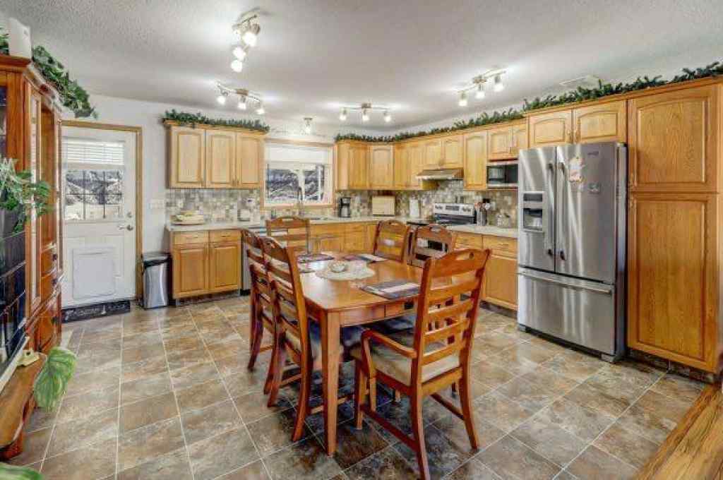 MLS® A2248523 - 1030 1 Street SW in Bankview Drumheller, Residential