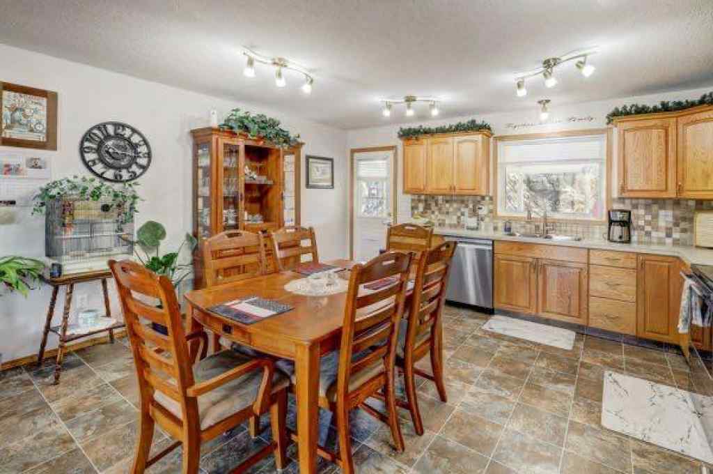 MLS® A2248523 - 1030 1 Street SW in Bankview Drumheller, Residential