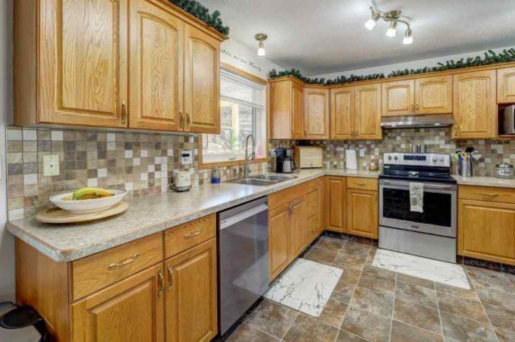 MLS® A2248523 - 1030 1 Street SW in Bankview Drumheller, Residential