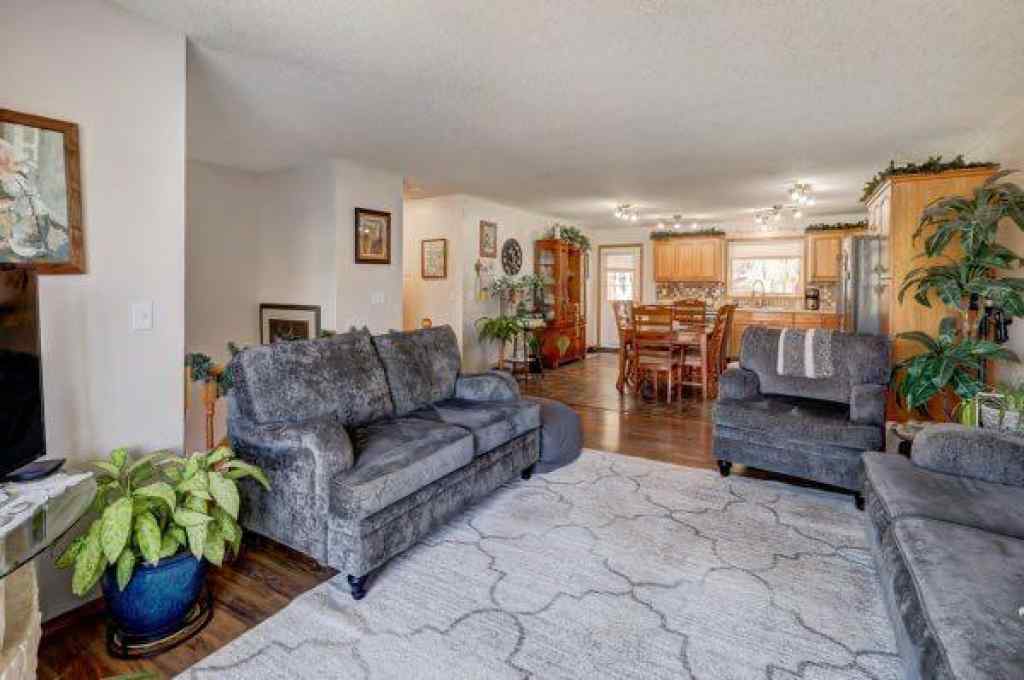 MLS® A2248523 - 1030 1 Street SW in Bankview Drumheller, Residential