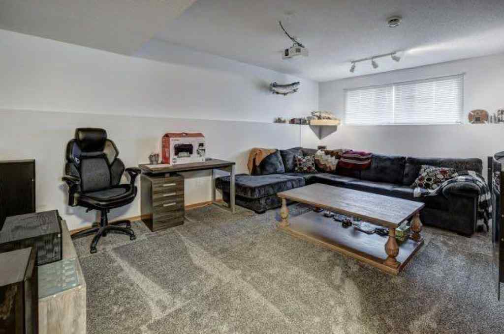 MLS® A2248523 - 1030 1 Street SW in Bankview Drumheller, Residential