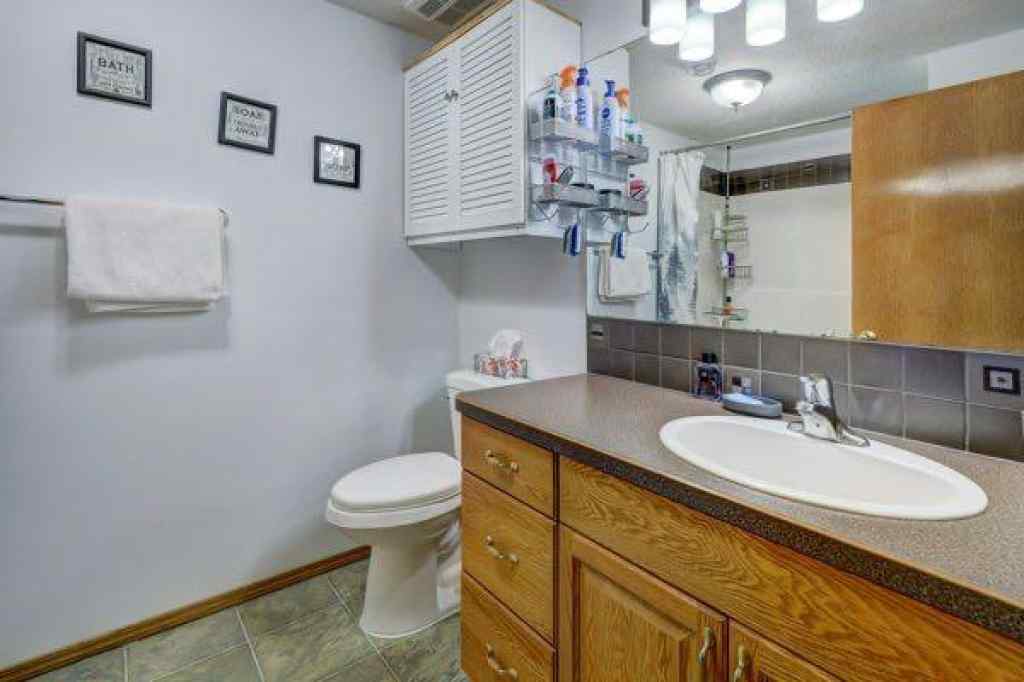 MLS® A2248523 - 1030 1 Street SW in Bankview Drumheller, Residential