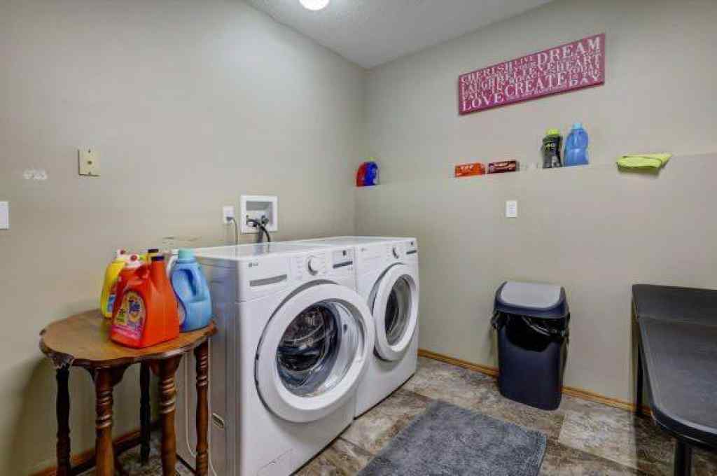 MLS® A2248523 - 1030 1 Street SW in Bankview Drumheller, Residential