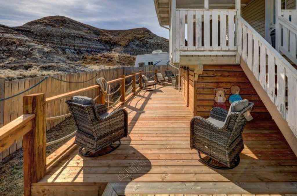 MLS® A2248523 - 1030 1 Street SW in Bankview Drumheller, Residential