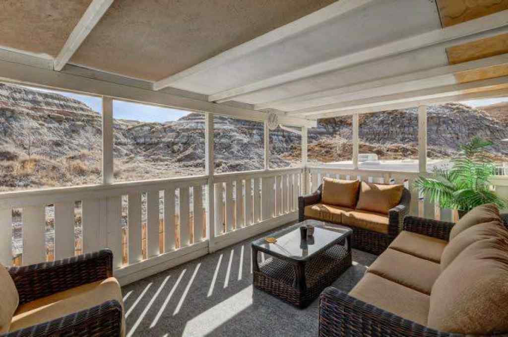 MLS® A2248523 - 1030 1 Street SW in Bankview Drumheller, Residential