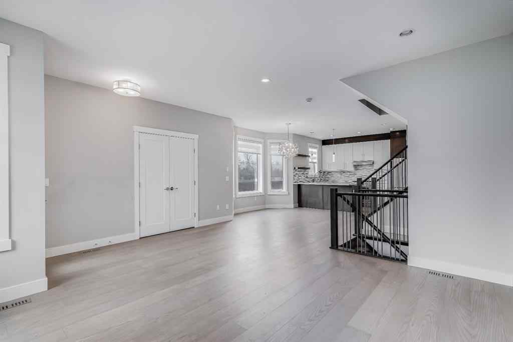MLS® A2248524 - 2985 12 Avenue SW in Shaganappi Calgary, Residential