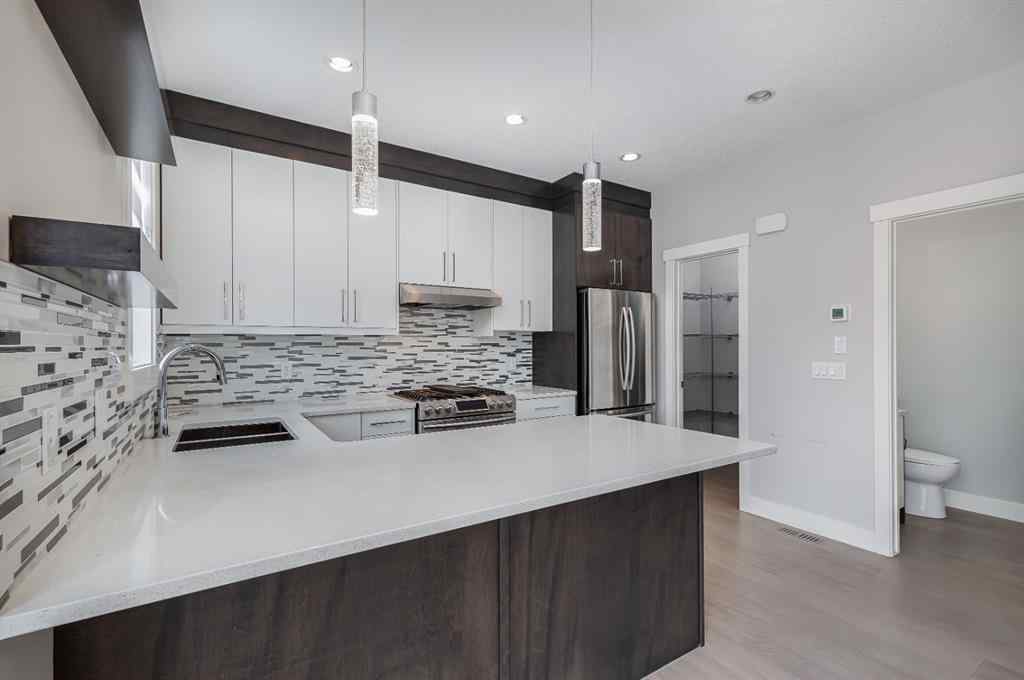 MLS® A2248524 - 2985 12 Avenue SW in Shaganappi Calgary, Residential