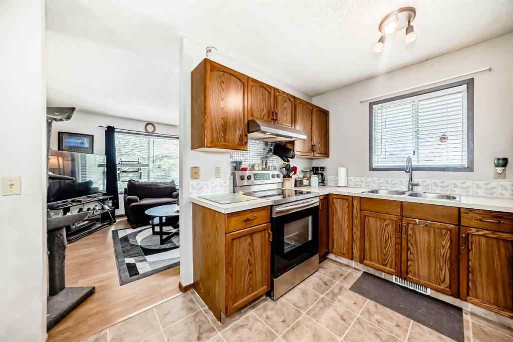 MLS® A2248526 - 27 Martinview Crescent NE in Martindale Calgary, Residential
