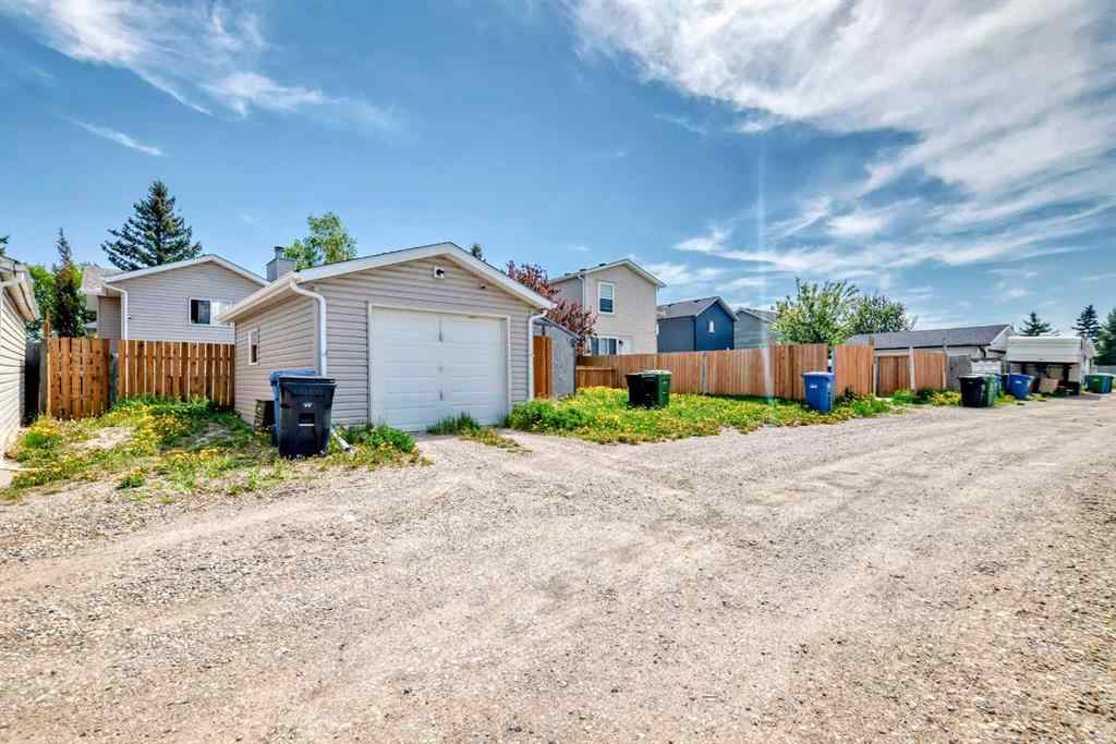 MLS® A2248526 - 27 Martinview Crescent NE in Martindale Calgary, Residential