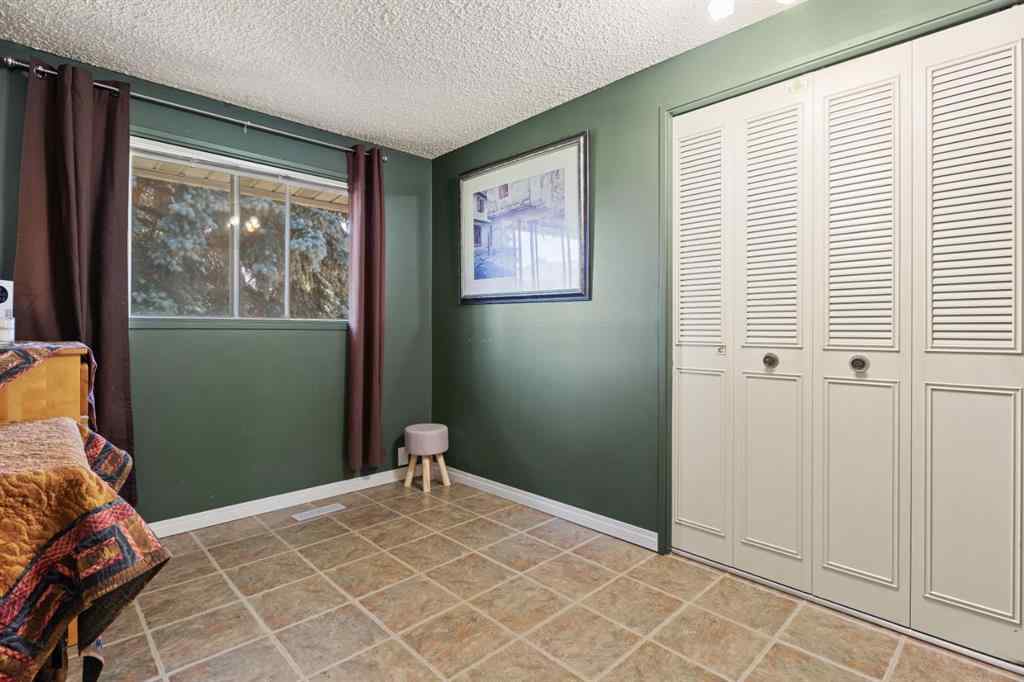 MLS® A2248535 - 111 Lynnbrook Bay SE in Ogden Calgary, Residential