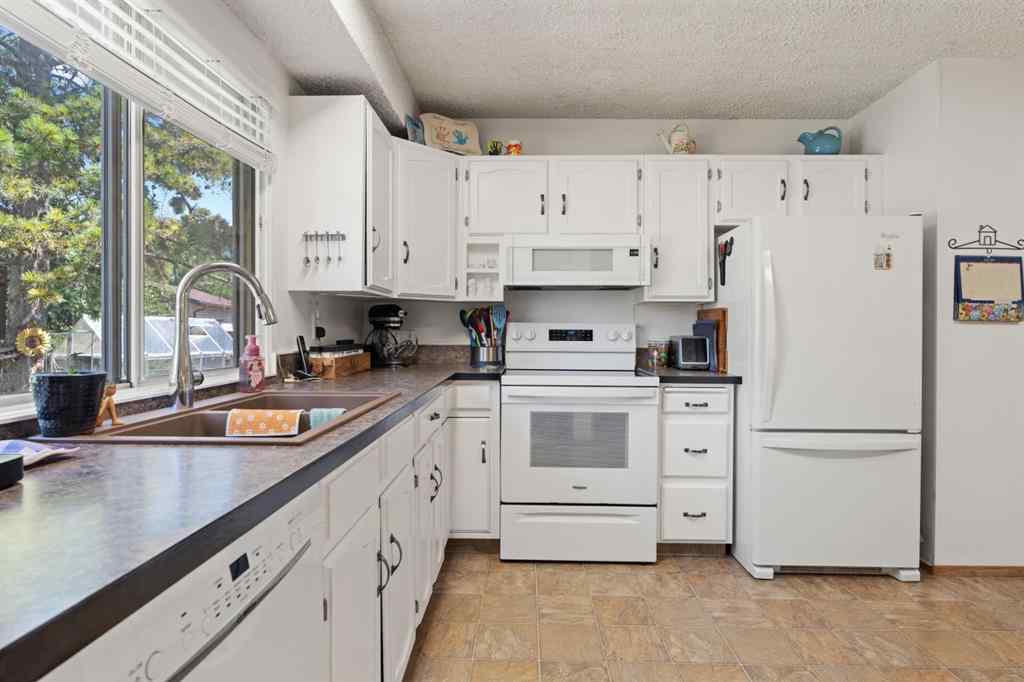 MLS® A2248535 - 111 Lynnbrook Bay SE in Ogden Calgary, Residential