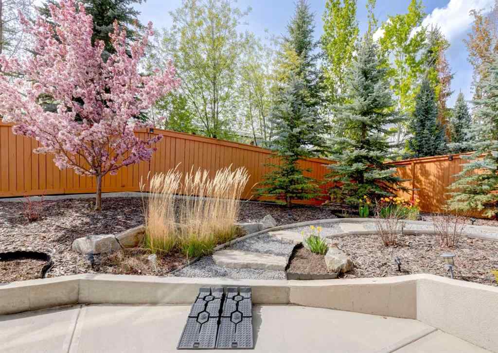 MLS® A2248548 - 72 Rockcliff Grove NW in Rocky Ridge Calgary, Residential