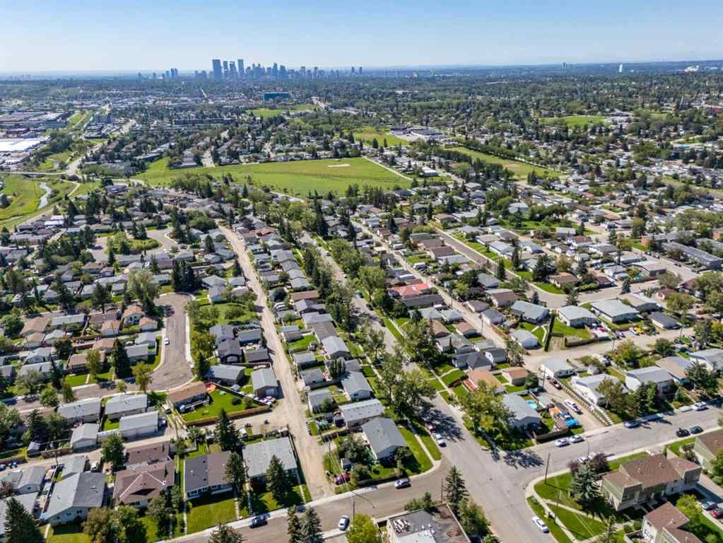 MLS® A2248556 - 6127 4 Street NE in Thorncliffe Calgary, Residential