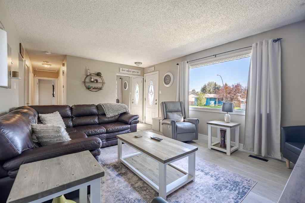 MLS® A2248556 - 6127 4 Street NE in Thorncliffe Calgary, Residential