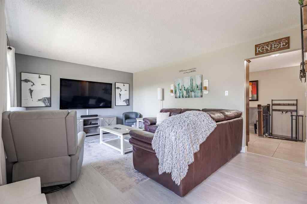 MLS® A2248556 - 6127 4 Street NE in Thorncliffe Calgary, Residential