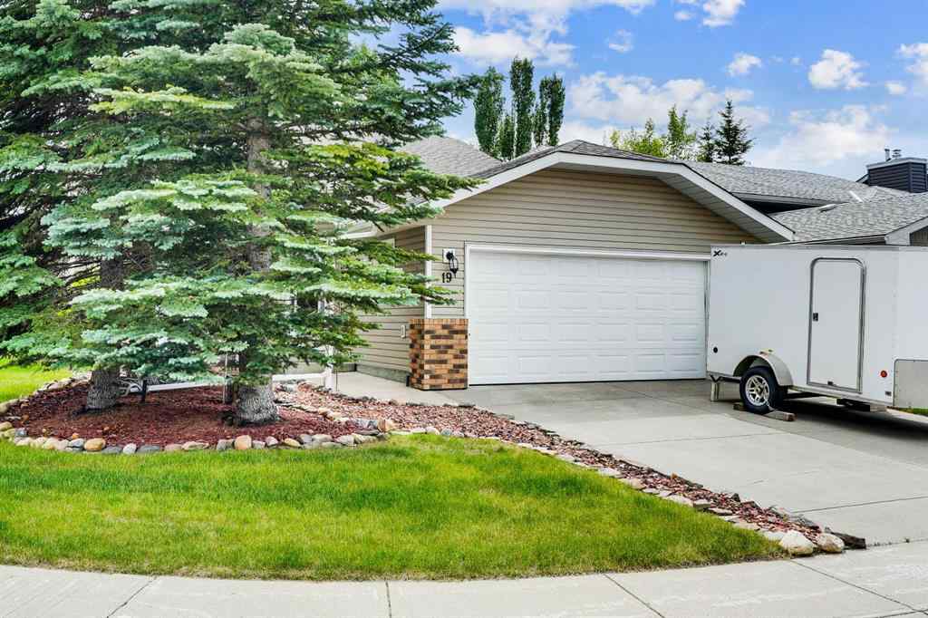 MLS® A2248559 - 19 Everglade Drive SE in Edgewater Airdrie, Residential