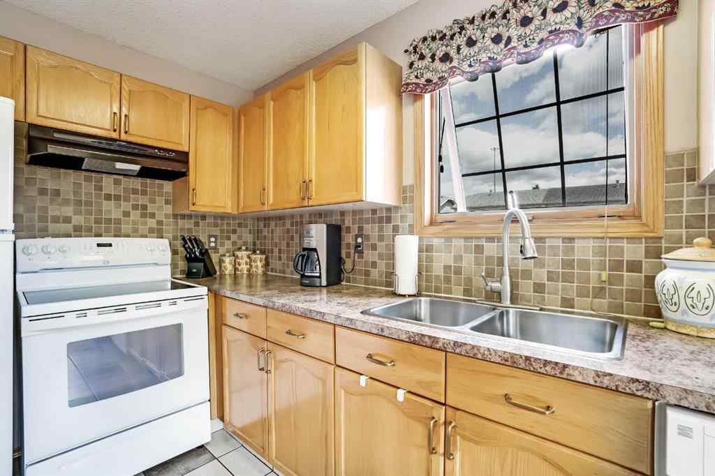 MLS® A2248559 - 19 Everglade Drive SE in Edgewater Airdrie, Residential